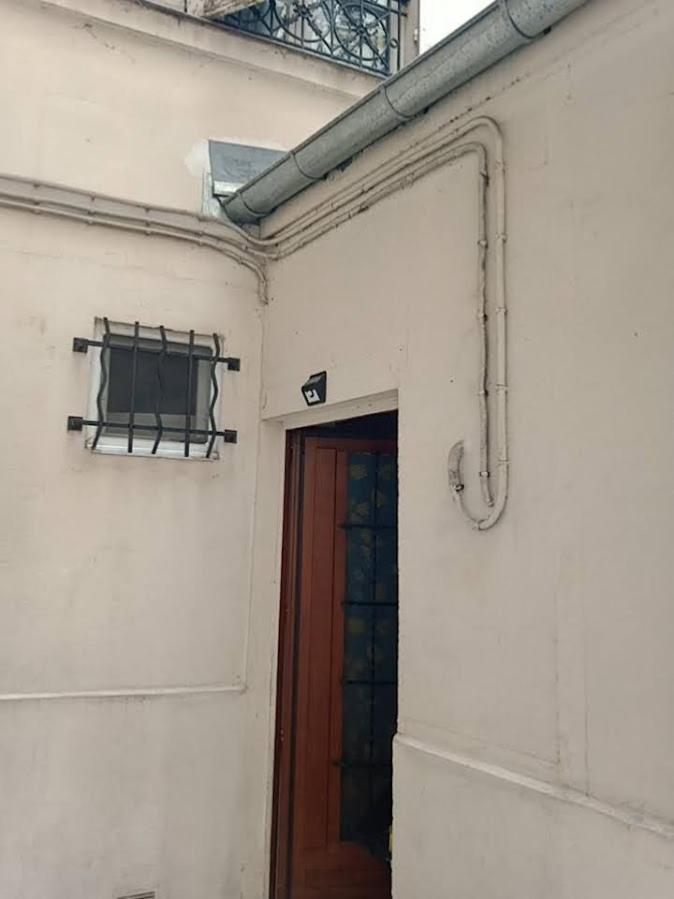 Апартаменты Petite Maison Avec Cour Dans Les Beaux Quartiers-Vous Faites Le Menage- Very Good Prices For T-H-E Location But You Have To Clea-N Th-E Flat Париж Экстерьер фото